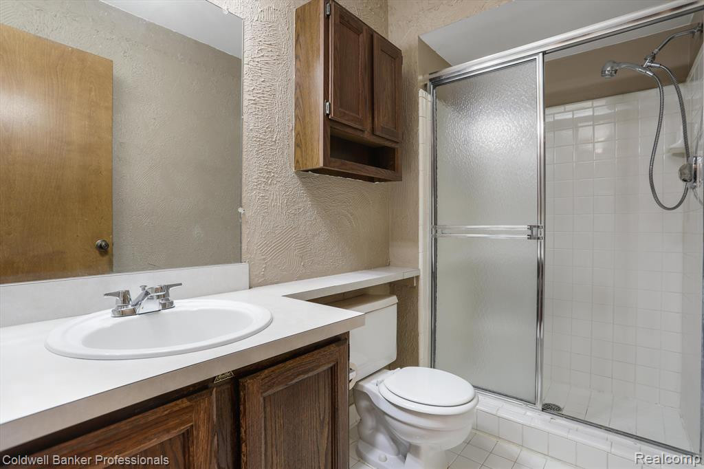 49320 MAYFLOWER Court, Shelby Twp, MI 48315 — Photo 21