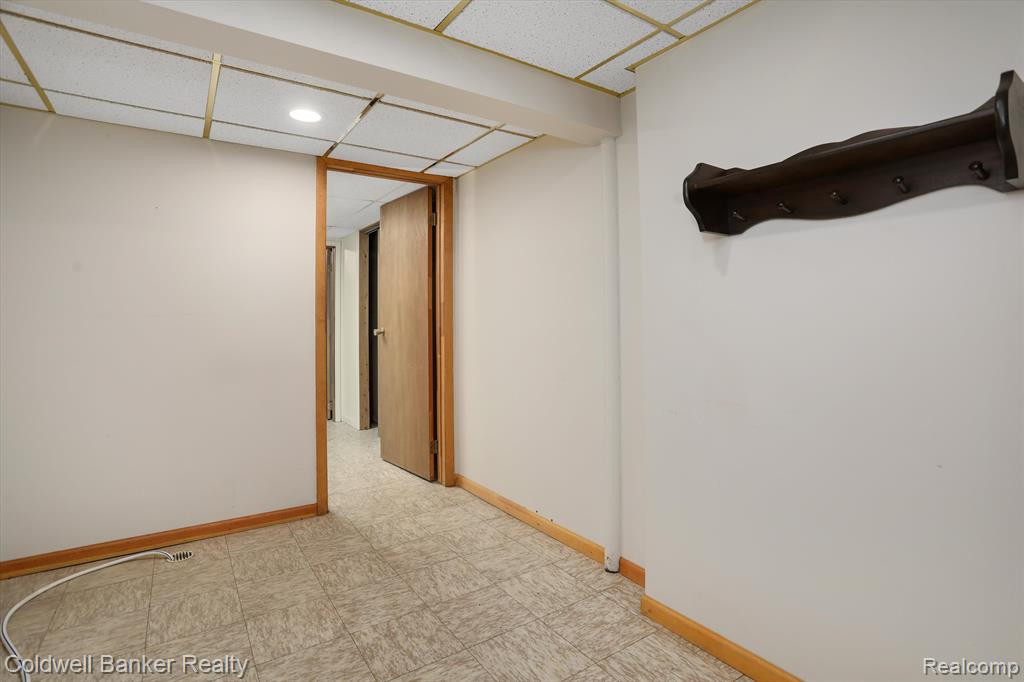 49320 MAYFLOWER Court, Shelby Twp, MI 48315 — Photo 28