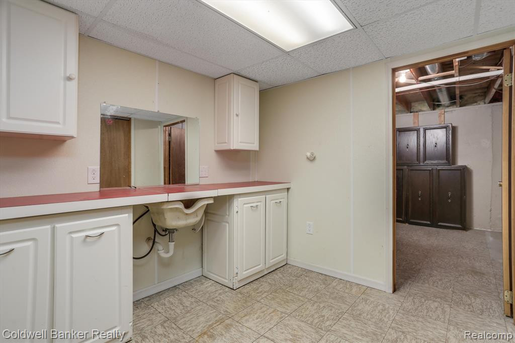 49320 MAYFLOWER Court, Shelby Twp, MI 48315 — Photo 29