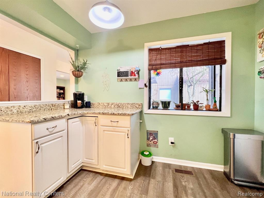 5716 STAGHORN Drive, Ypsilanti, MI 48197 — Photo 13