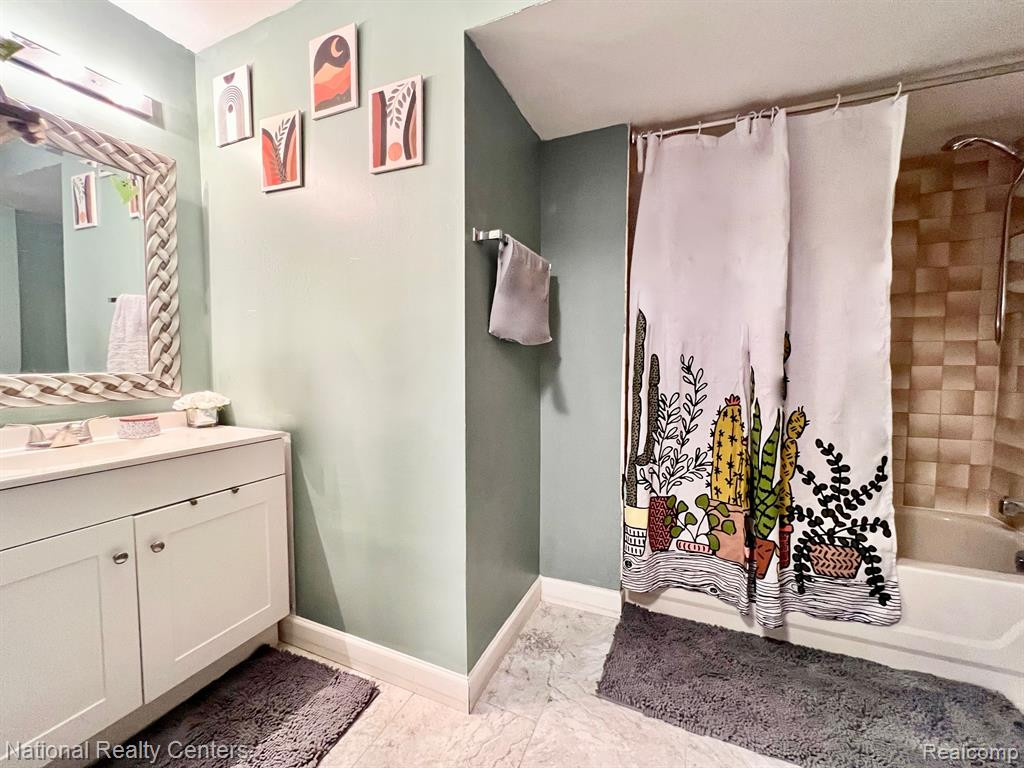 5716 STAGHORN Drive, Ypsilanti, MI 48197 — Photo 32