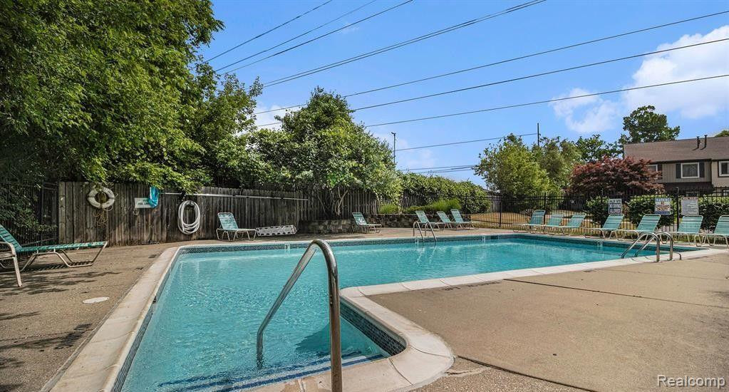 38122 CAROLON Boulevard, Westland, MI — Photo 3