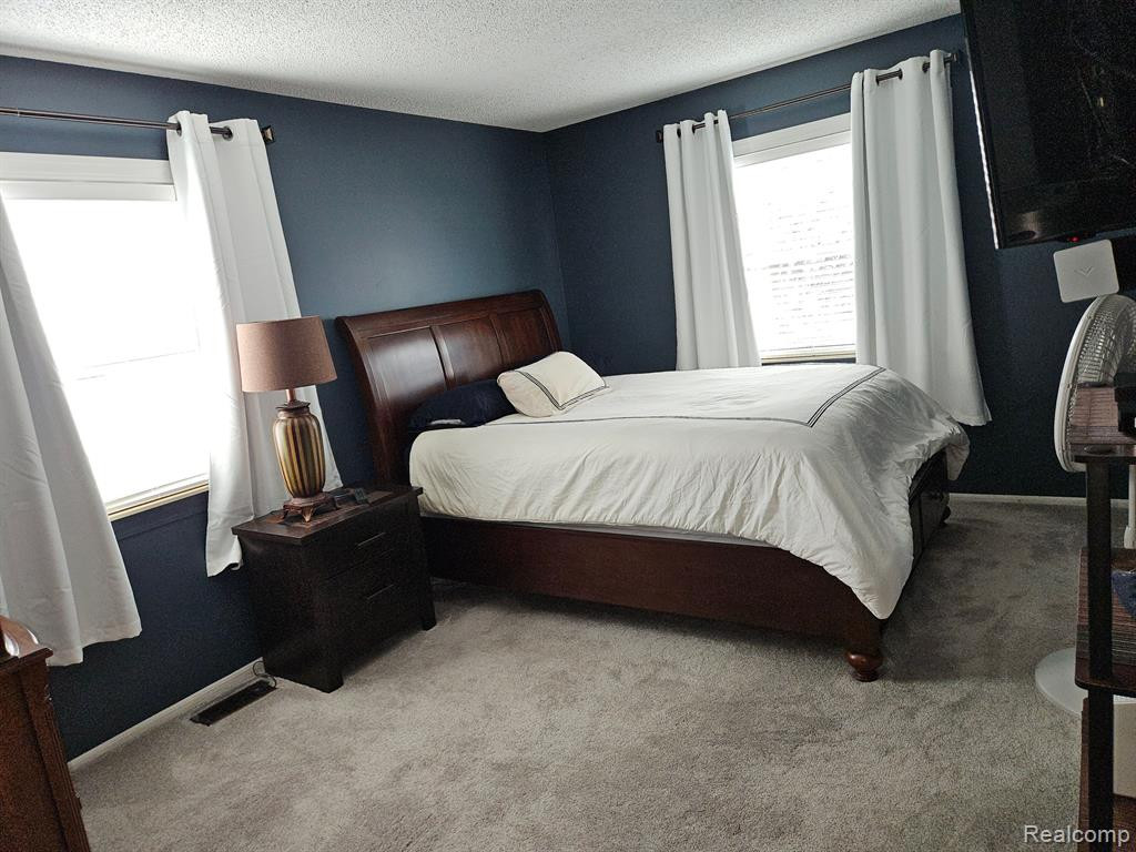 38122 CAROLON Boulevard, Westland, MI — Photo 18