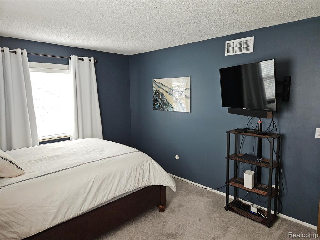 38122 CAROLON Boulevard, Westland, MI — Photo 19