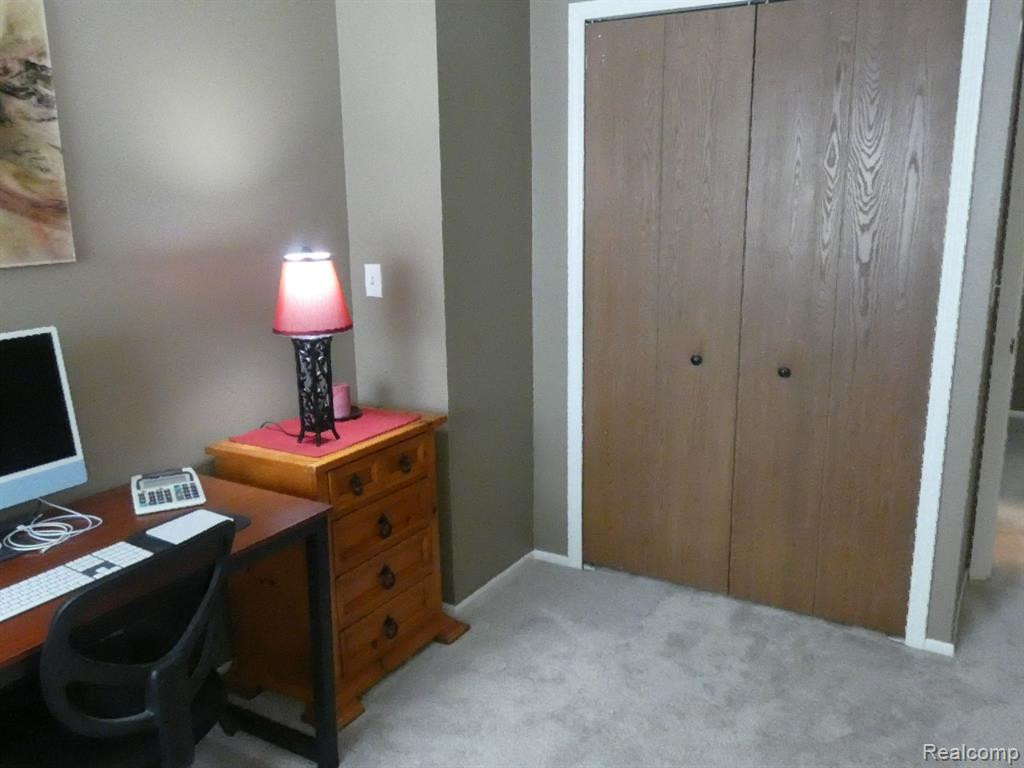 38122 CAROLON Boulevard, Westland, MI — Photo 26