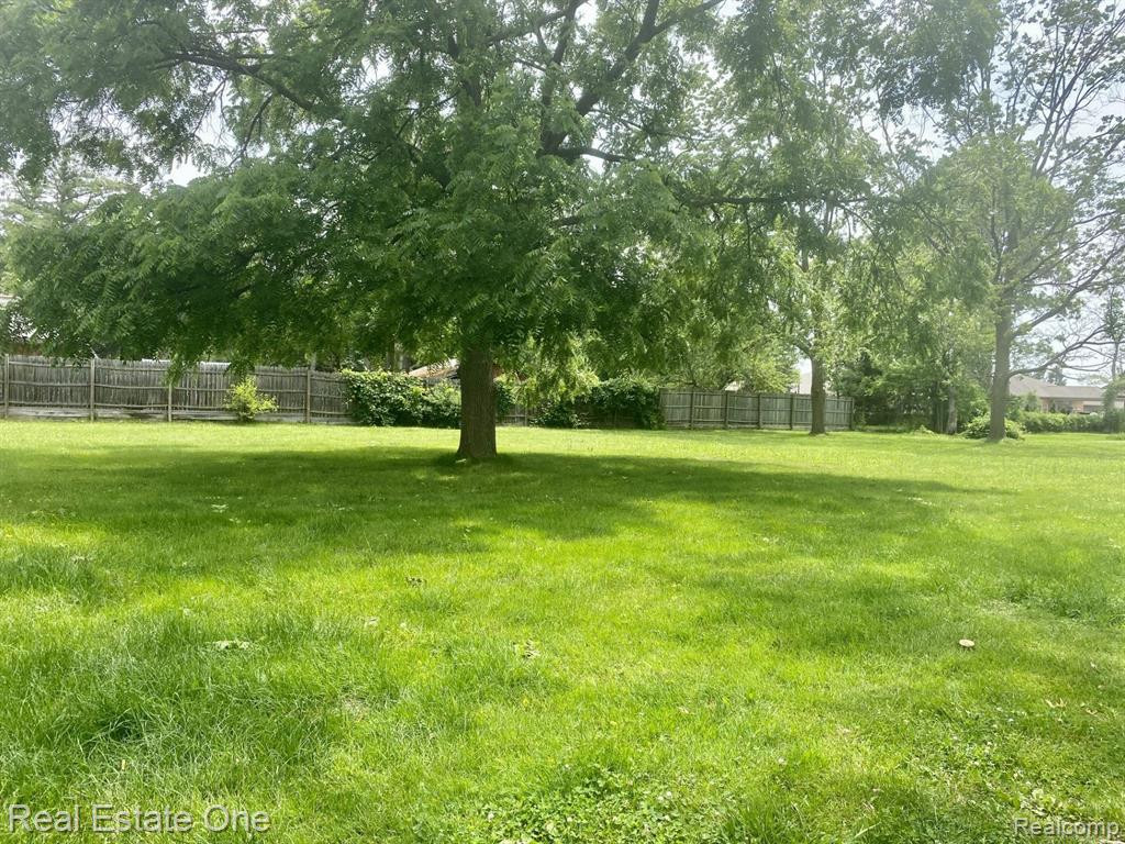 947 GRACE Avenue, Rochester Hills, MI 48307 — Photo 4