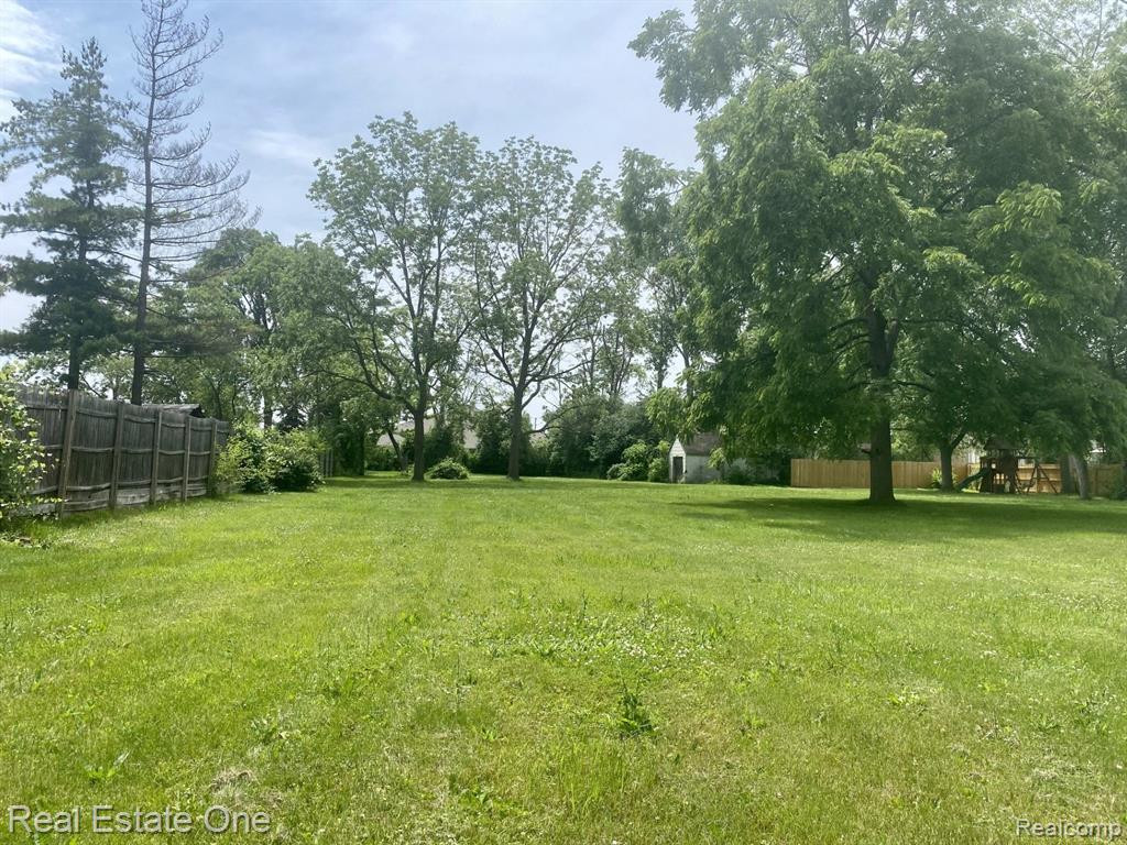 947 GRACE Avenue, Rochester Hills, MI 48307 — Photo 7