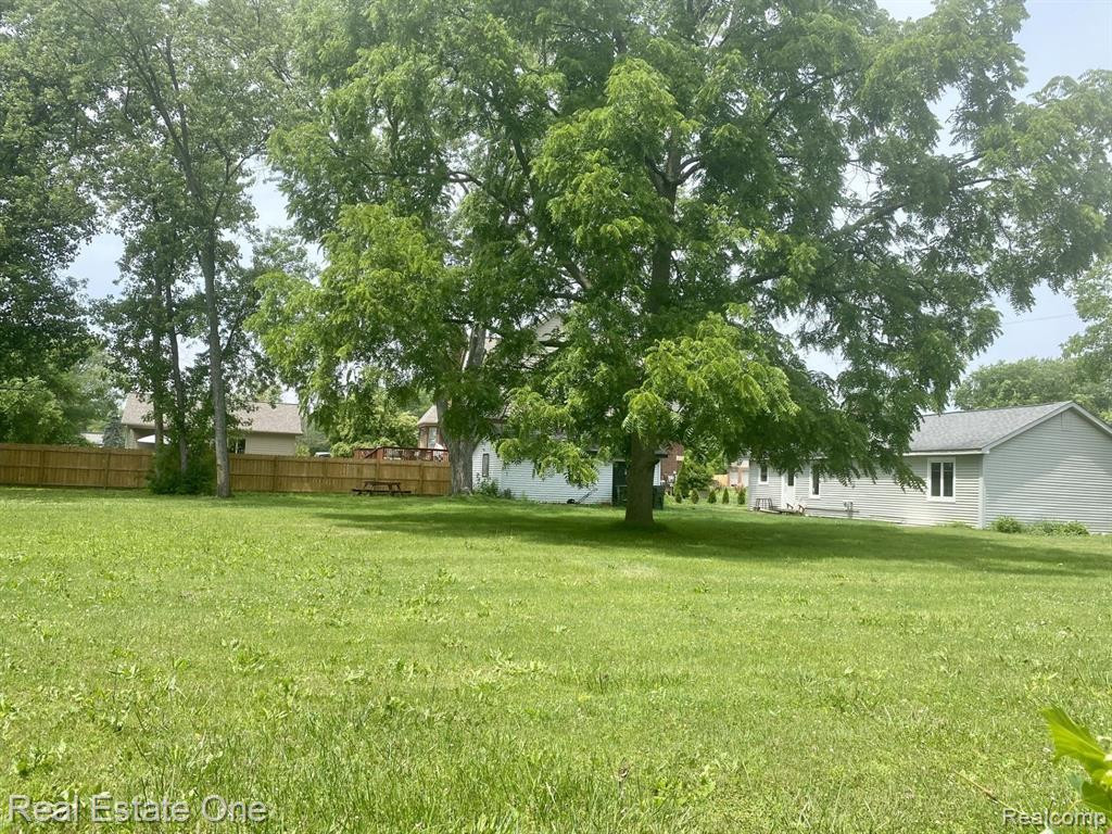 947 GRACE Avenue, Rochester Hills, MI 48307 — Photo 11