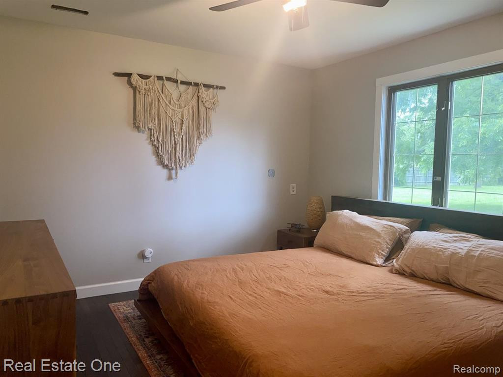 947 GRACE Avenue, Rochester Hills, MI 48307 — Photo 37