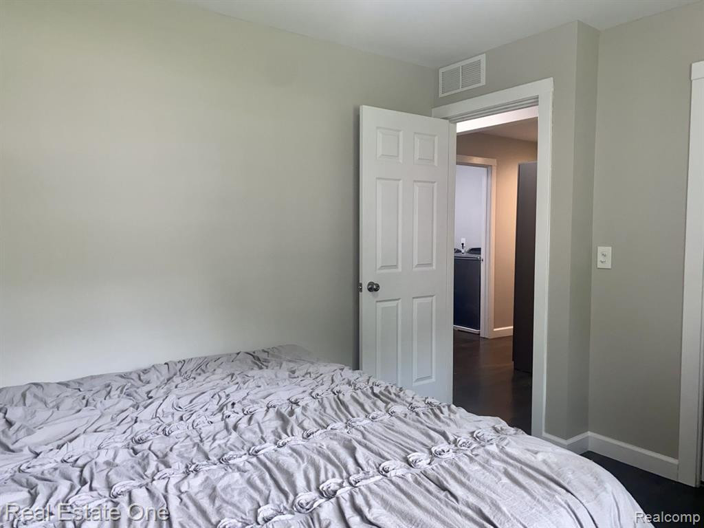 947 GRACE Avenue, Rochester Hills, MI 48307 — Photo 39