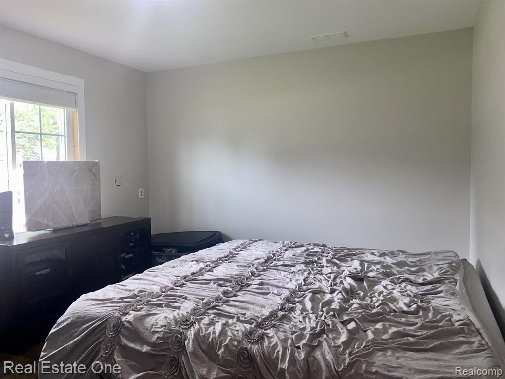 947 GRACE Avenue, Rochester Hills, MI 48307 — Photo 40