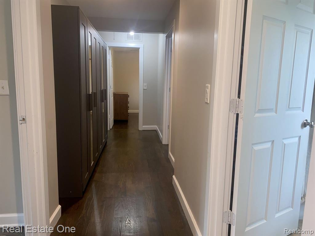 947 GRACE Avenue, Rochester Hills, MI 48307 — Photo 44