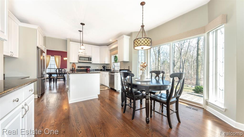 1060 Shetland Drive, South Lyon, MI 48178 — Photo 15