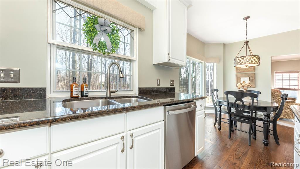 1060 Shetland Drive, South Lyon, MI 48178 — Photo 17
