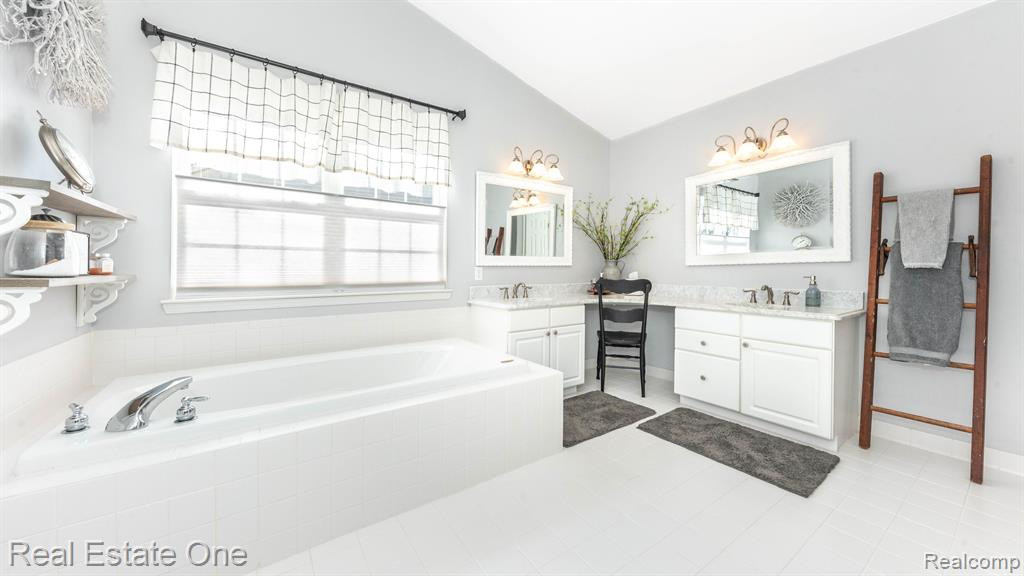1060 Shetland Drive, South Lyon, MI 48178 — Photo 28