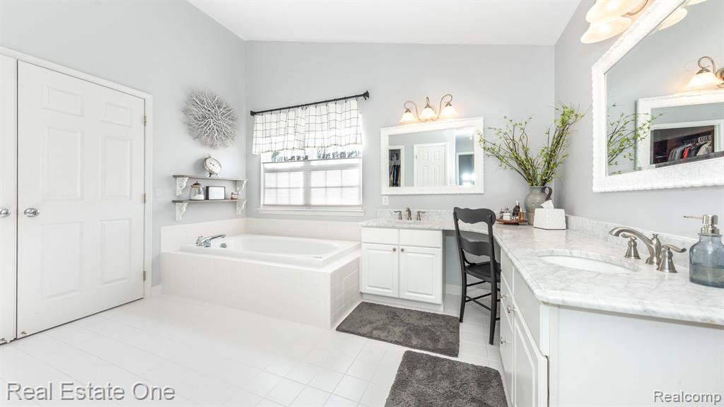 1060 Shetland Drive, South Lyon, MI 48178 — Photo 29
