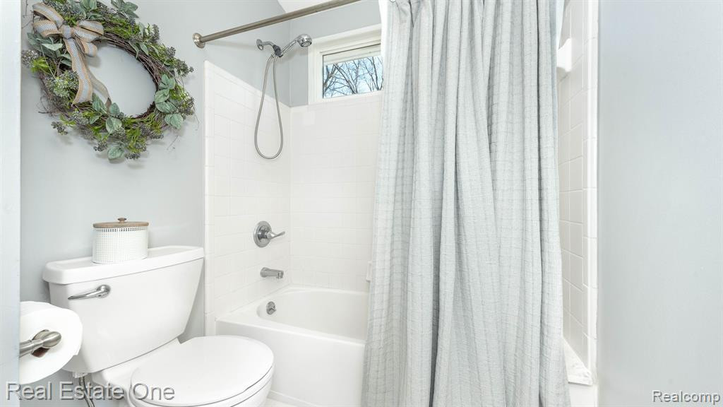 1060 Shetland Drive, South Lyon, MI 48178 — Photo 40