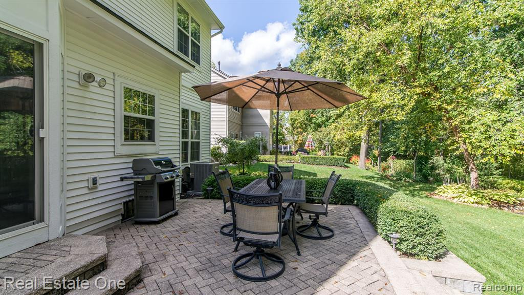 1060 Shetland Drive, South Lyon, MI 48178 — Photo 52