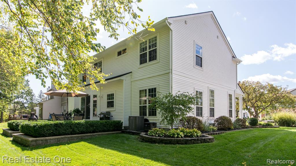 1060 Shetland Drive, South Lyon, MI 48178 — Photo 55