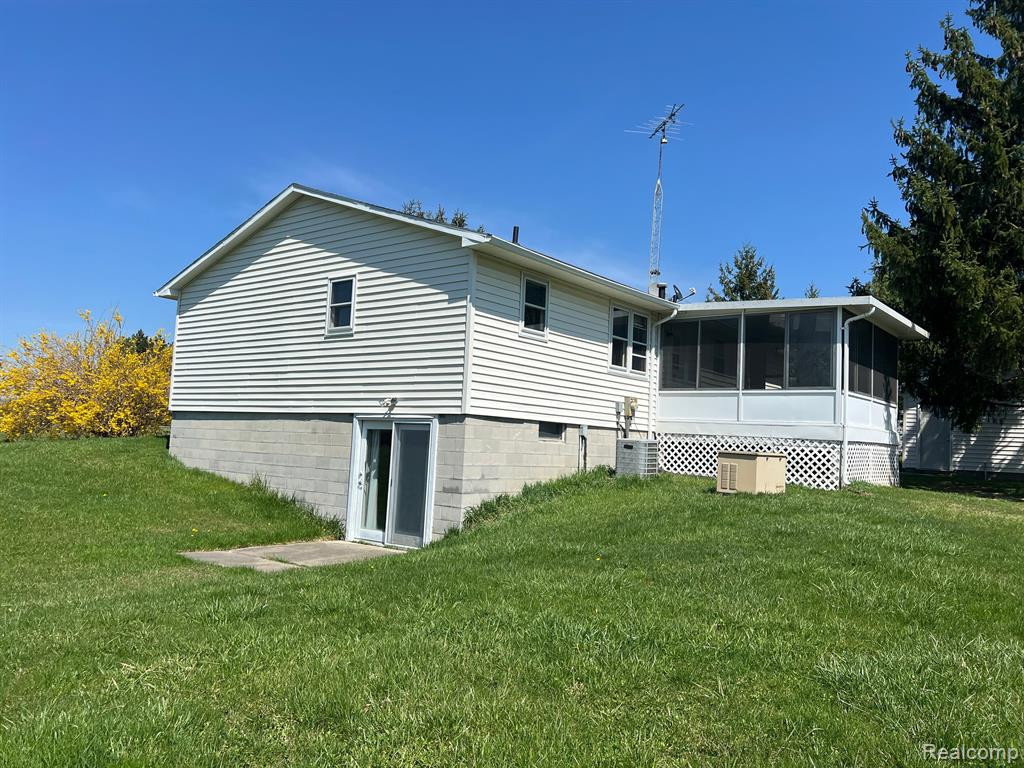 6537 NORMAN Road, MI 48032 — Photo 5