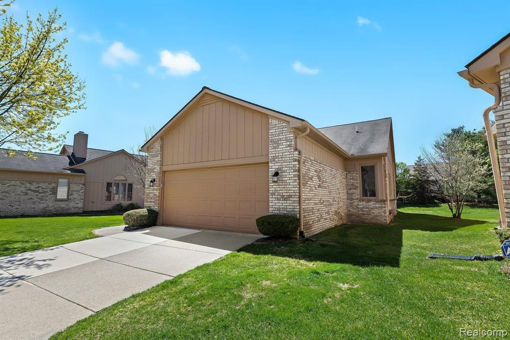 22141 LANCREST, Farmington Hills, MI 48335 — Photo 3