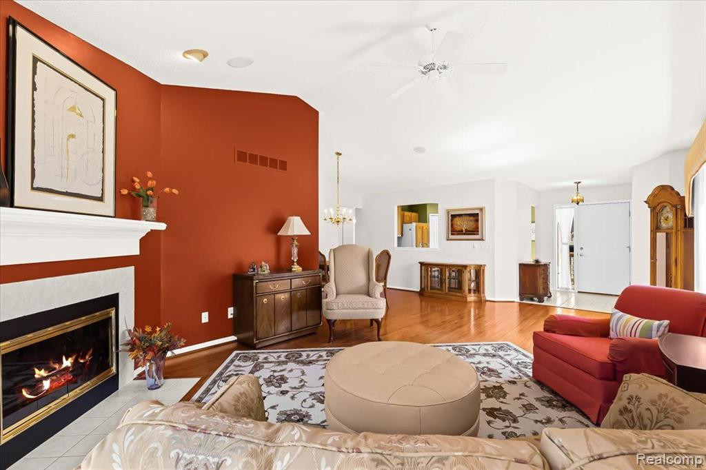 22141 LANCREST, Farmington Hills, MI 48335 — Photo 9