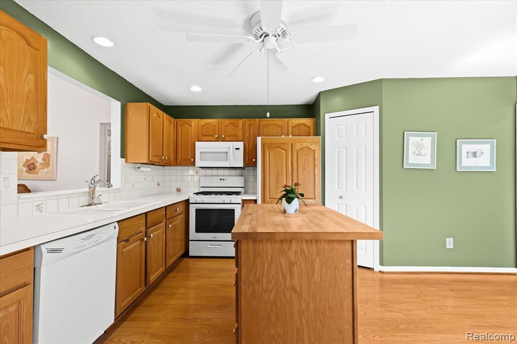 22141 LANCREST, Farmington Hills, MI 48335 — Photo 10