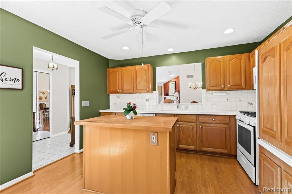 22141 LANCREST, Farmington Hills, MI 48335 — Photo 11