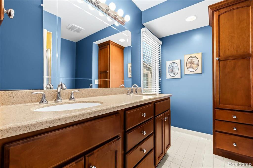 22141 LANCREST, Farmington Hills, MI 48335 — Photo 15