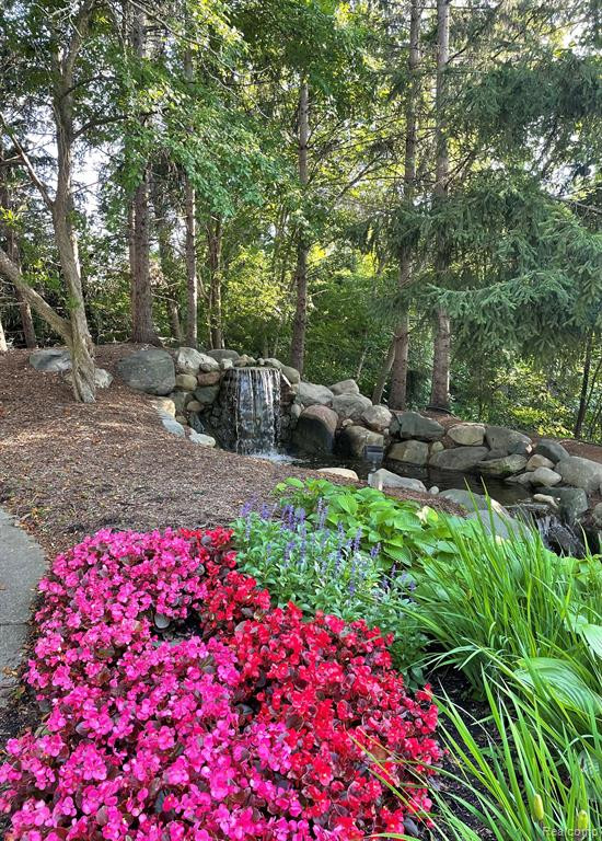 22141 LANCREST, Farmington Hills, MI 48335 — Photo 25