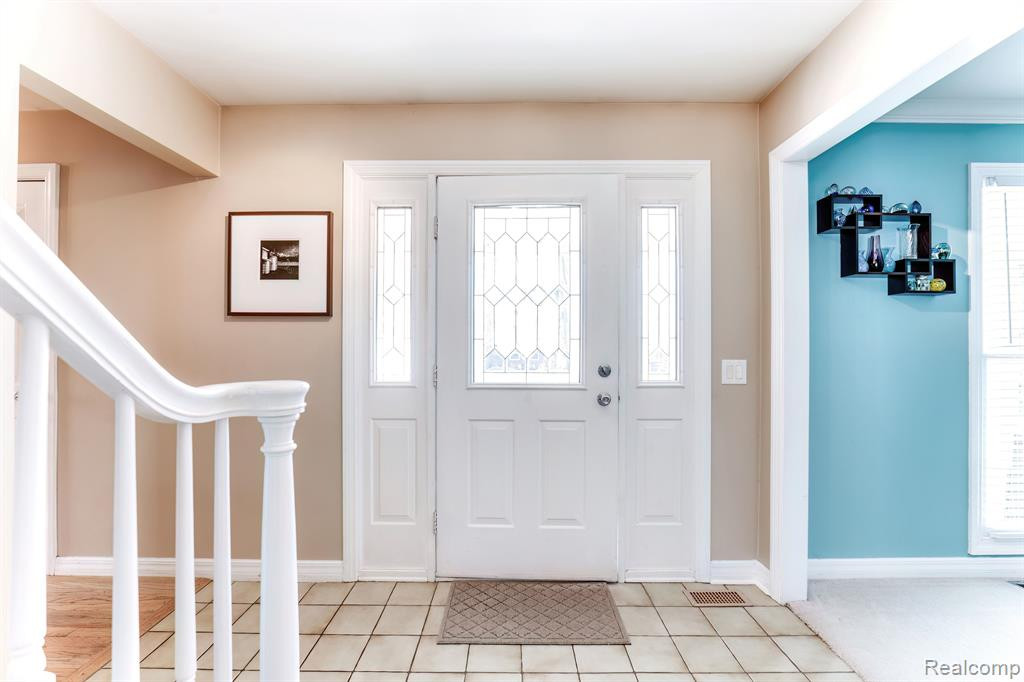 731 DUNEDIN Drive, Rochester Hills, MI 48309 — Photo 6