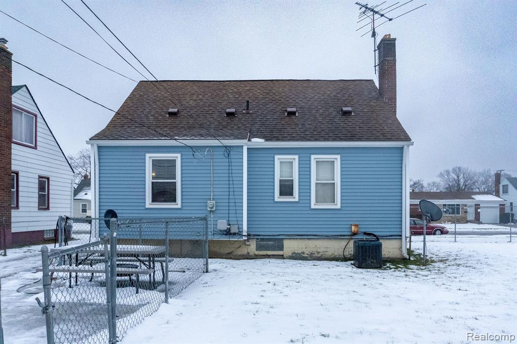 472 CAMPBELL Street, River Rouge, MI 48218 — Photo 2