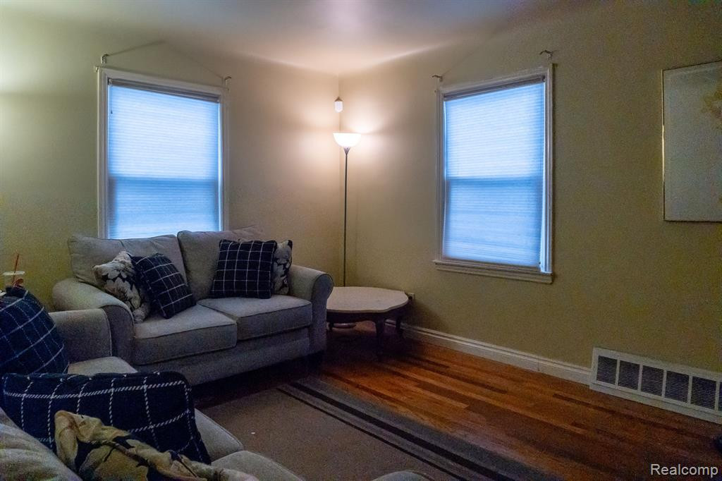 472 CAMPBELL Street, River Rouge, MI 48218 — Photo 6