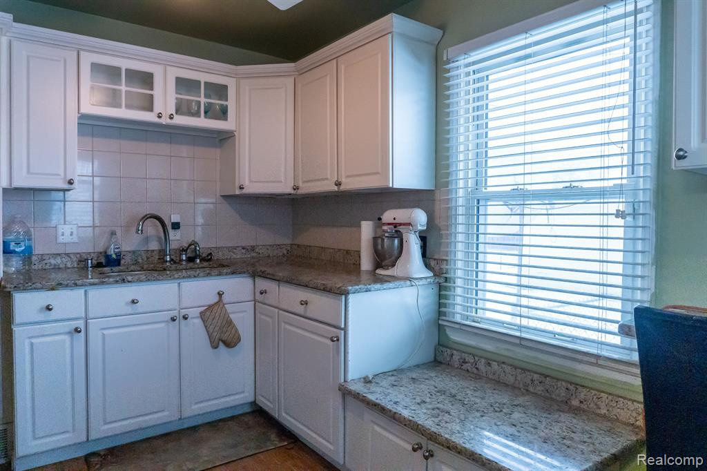 472 CAMPBELL Street, River Rouge, MI 48218 — Photo 9