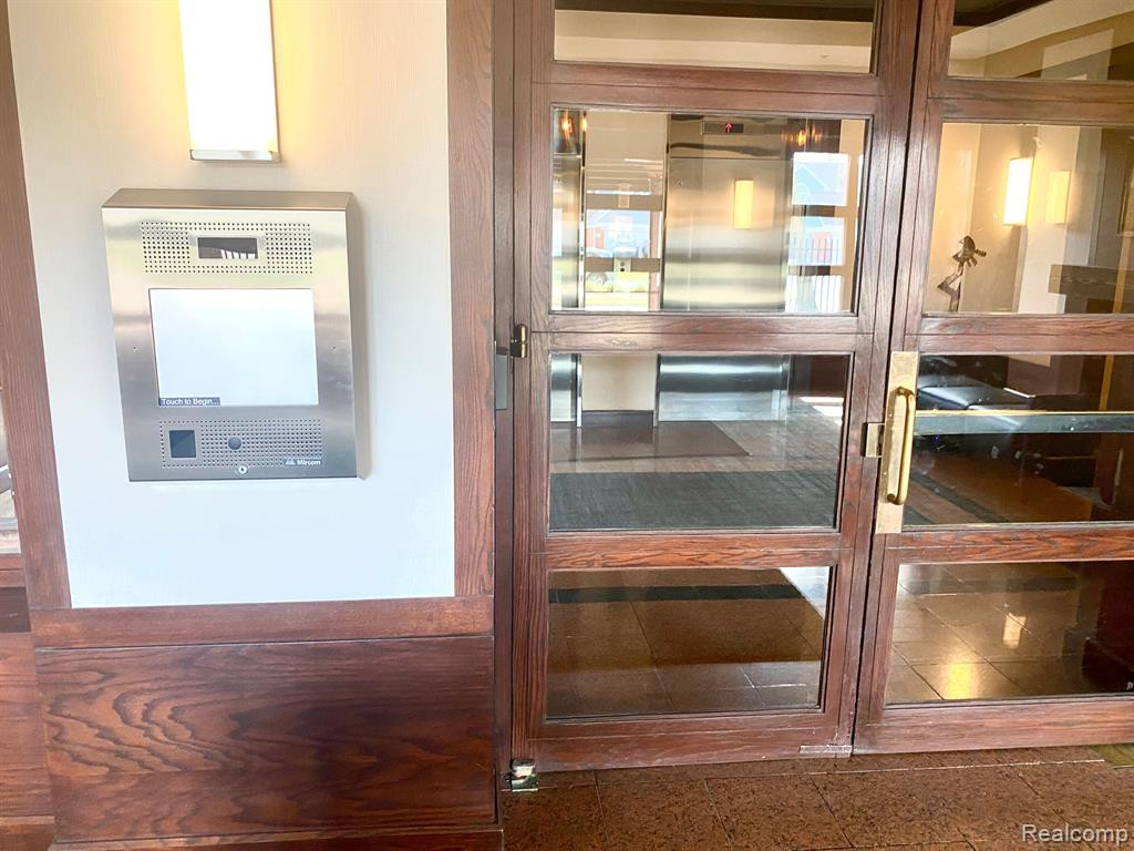 250 E HARBORTOWN Penthouse Drive, # 1505, Detroit, MI 48207 — Photo 7