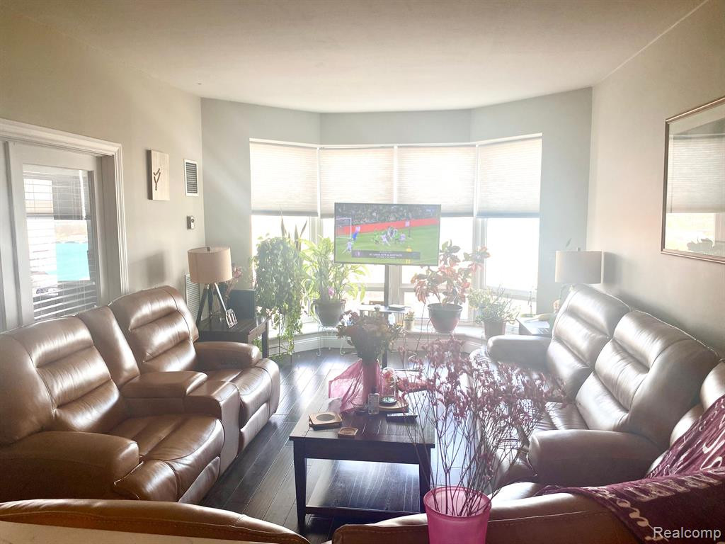 250 E HARBORTOWN Penthouse Drive, # 1505, Detroit, MI 48207 — Photo 9