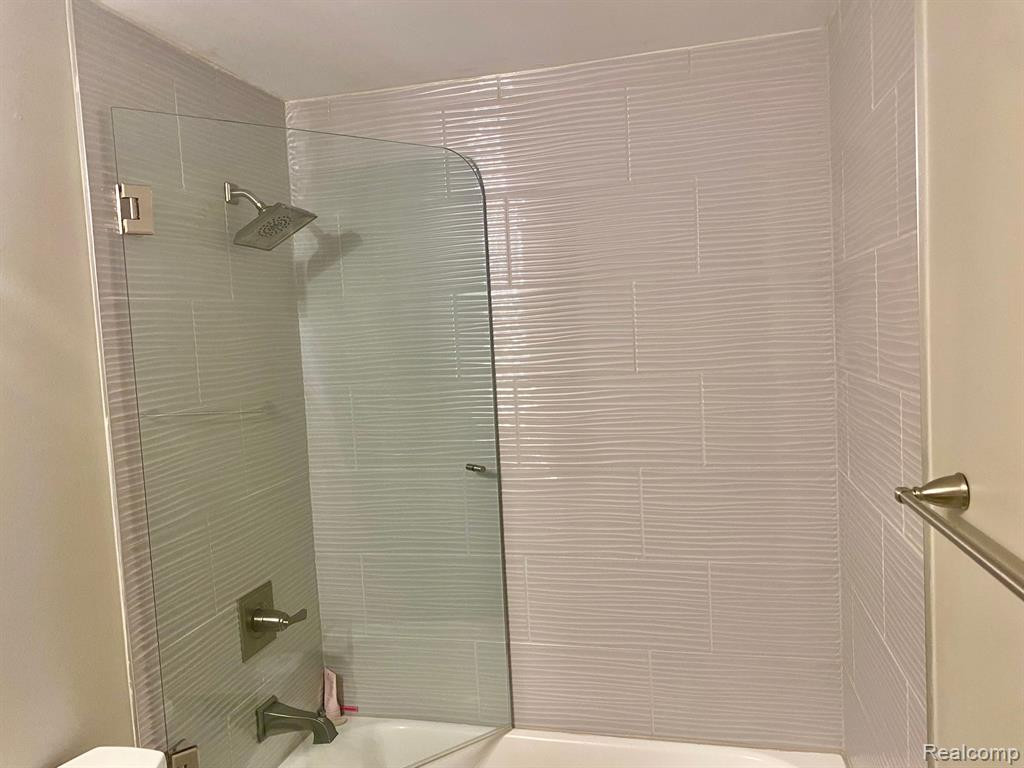 250 E HARBORTOWN Penthouse Drive, # 1505, Detroit, MI 48207 — Photo 13