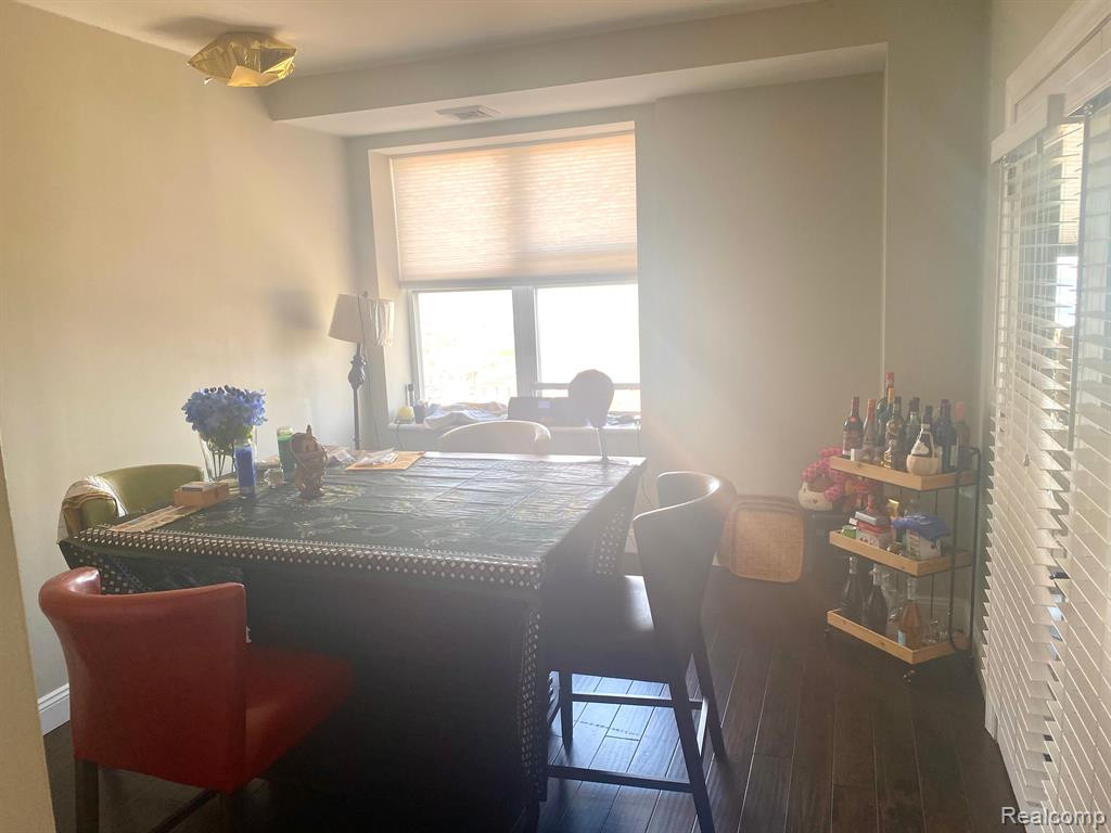 250 E HARBORTOWN Penthouse Drive, # 1505, Detroit, MI 48207 — Photo 16
