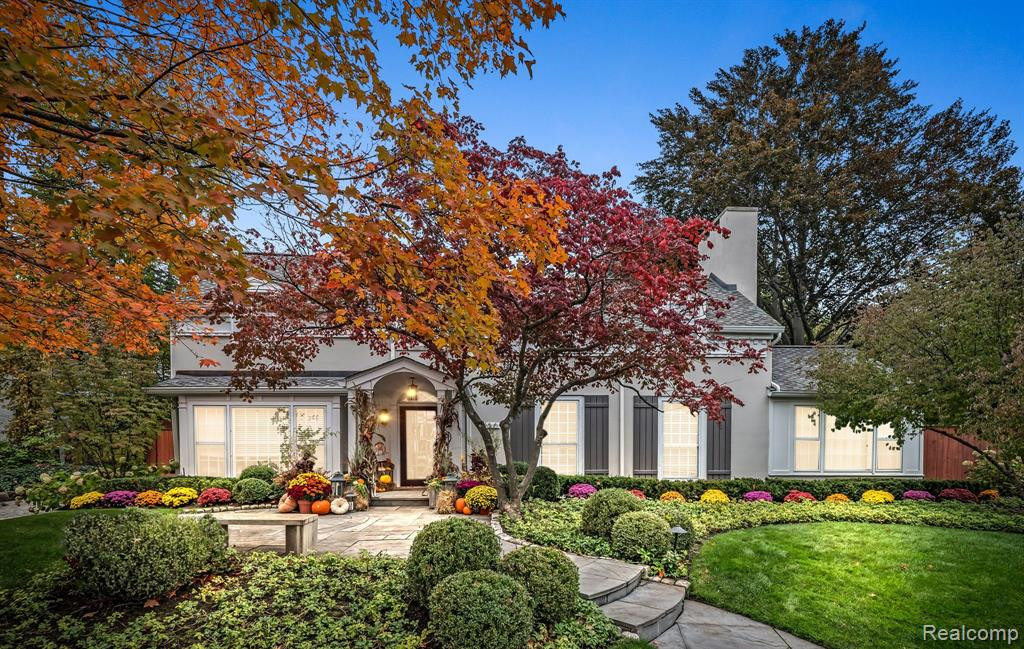 556 TOOTING Lane, Birmingham, MI 48009 — front exterior