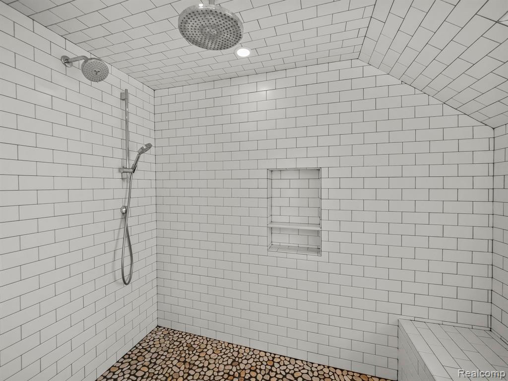 556 TOOTING Lane, Birmingham, MI 48009 — Photo 11