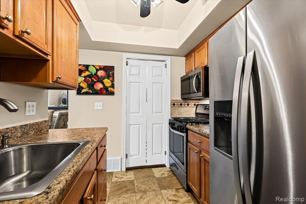 6832 NEW PROVIDENCE Way, Canton, MI 48187 — Photo 5