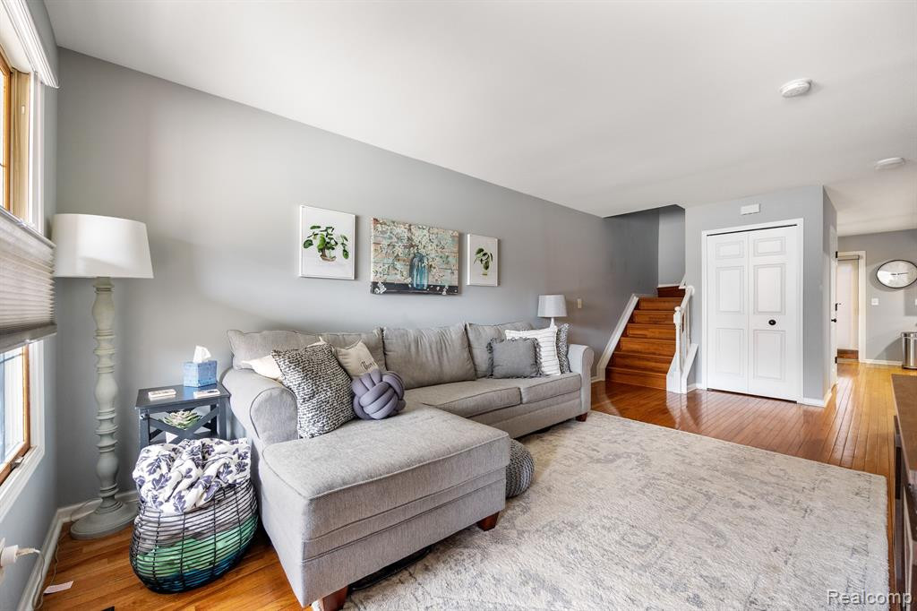 452 OAKGROVE, Clawson, MI — Photo 5