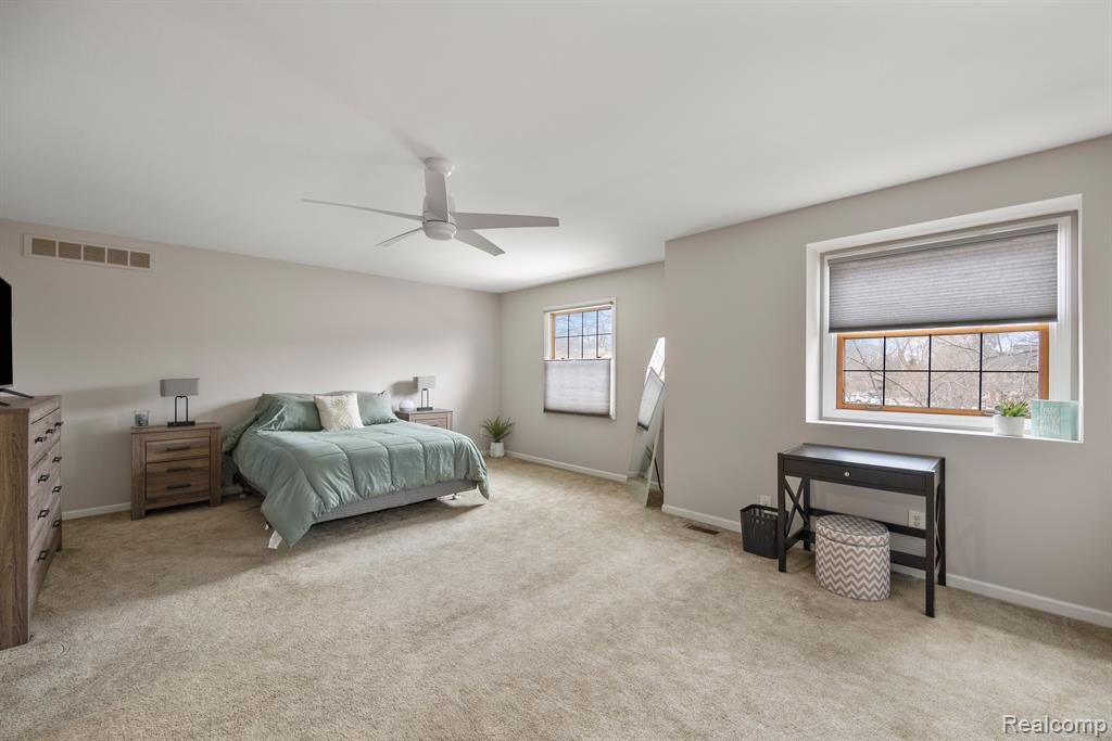452 OAKGROVE, Clawson, MI — Photo 22