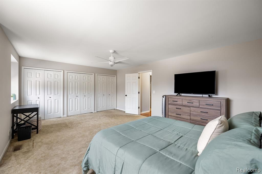 452 OAKGROVE, Clawson, MI — Photo 24
