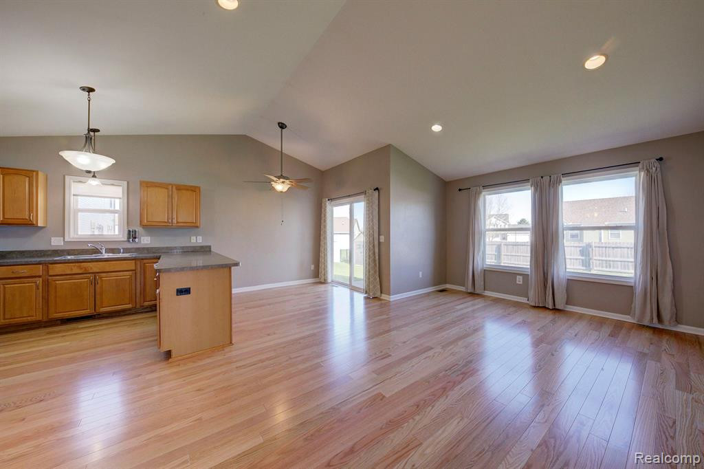 3447 Amber Oaks Drive, Howell, MI 48855 — Photo 5
