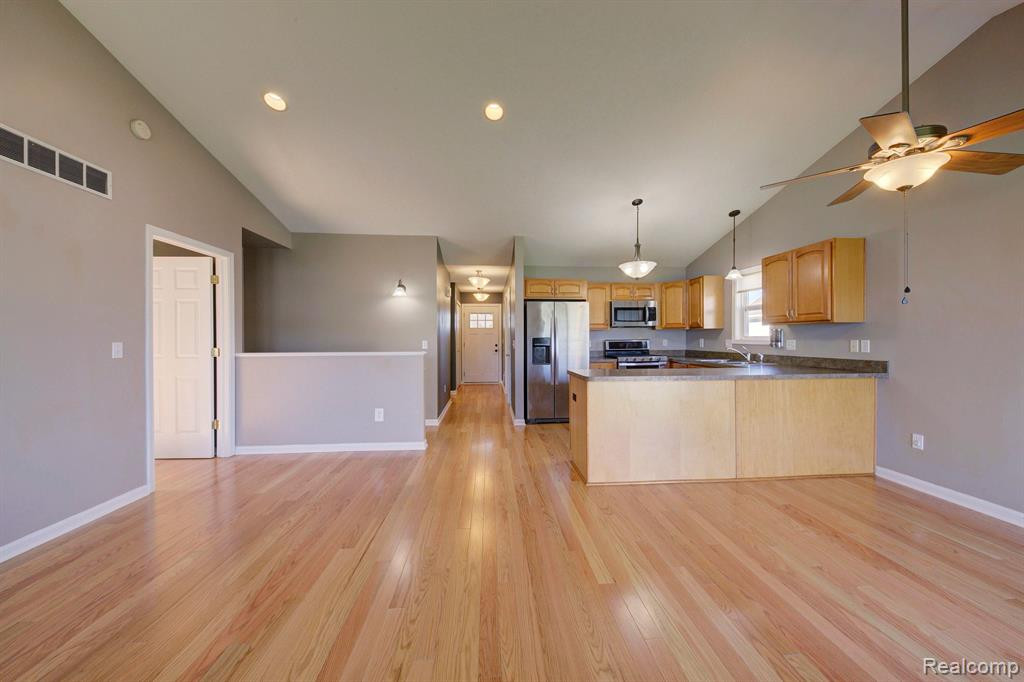 3447 Amber Oaks Drive, Howell, MI 48855 — Photo 6