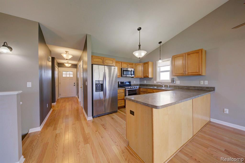 3447 Amber Oaks Drive, Howell, MI 48855 — Photo 7