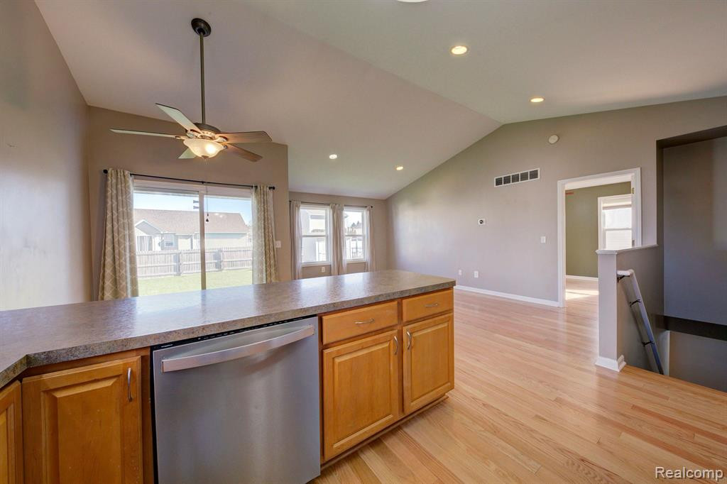 3447 Amber Oaks Drive, Howell, MI 48855 — Photo 11