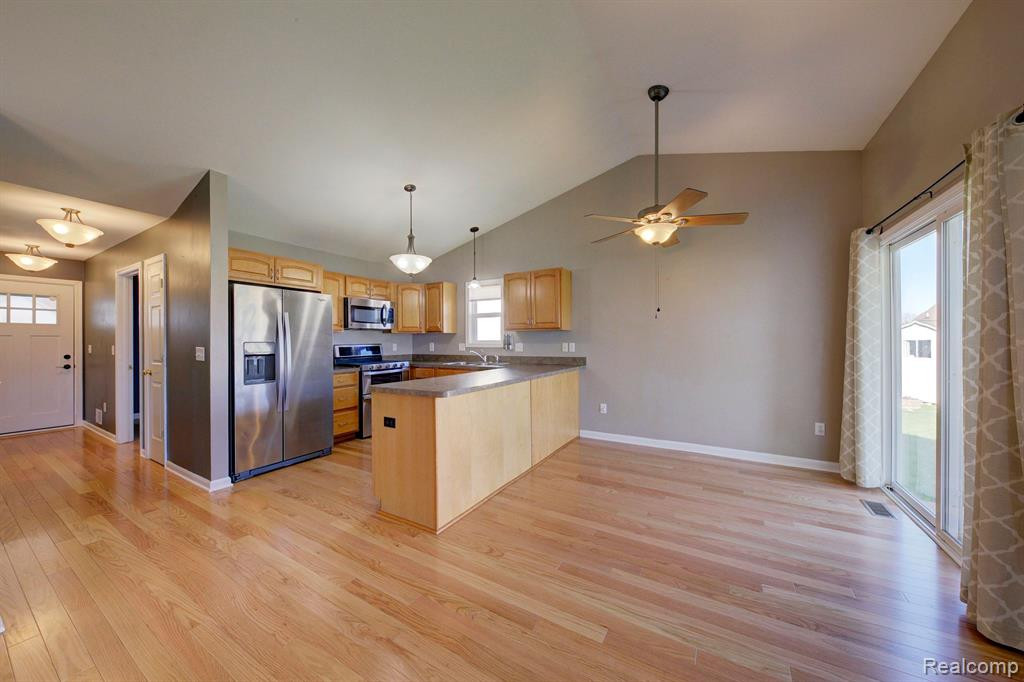 3447 Amber Oaks Drive, Howell, MI 48855 — Photo 12