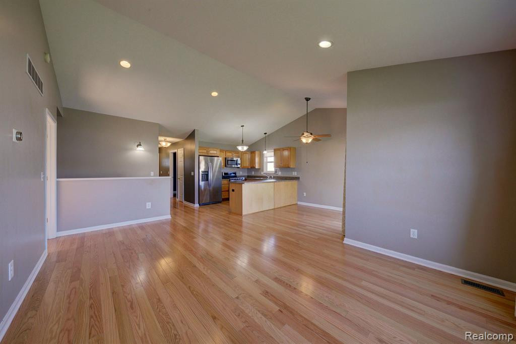 3447 Amber Oaks Drive, Howell, MI 48855 — Photo 16